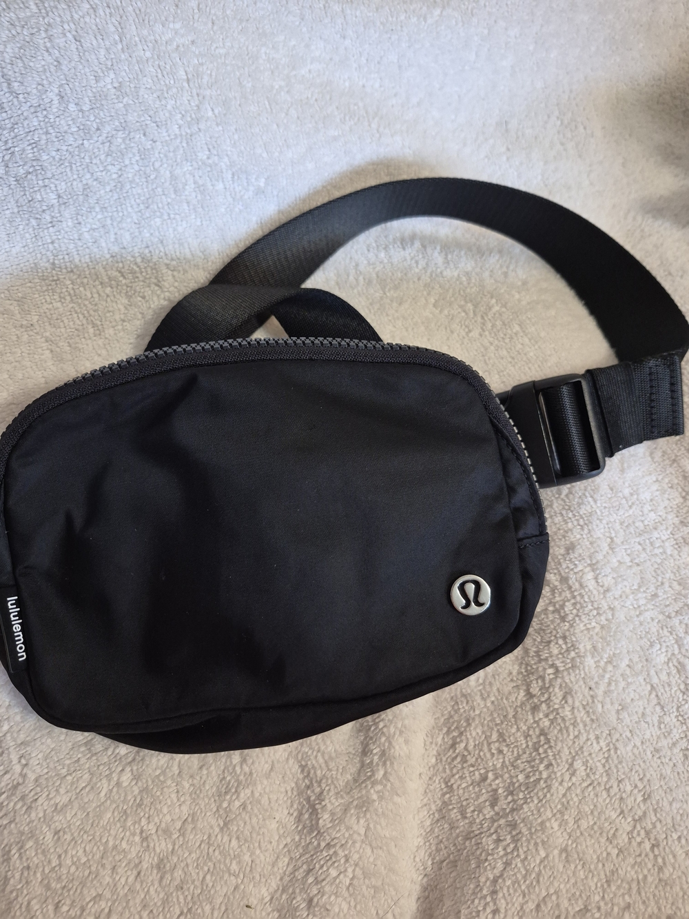 Lululemon Black Everywhere Belt Bag